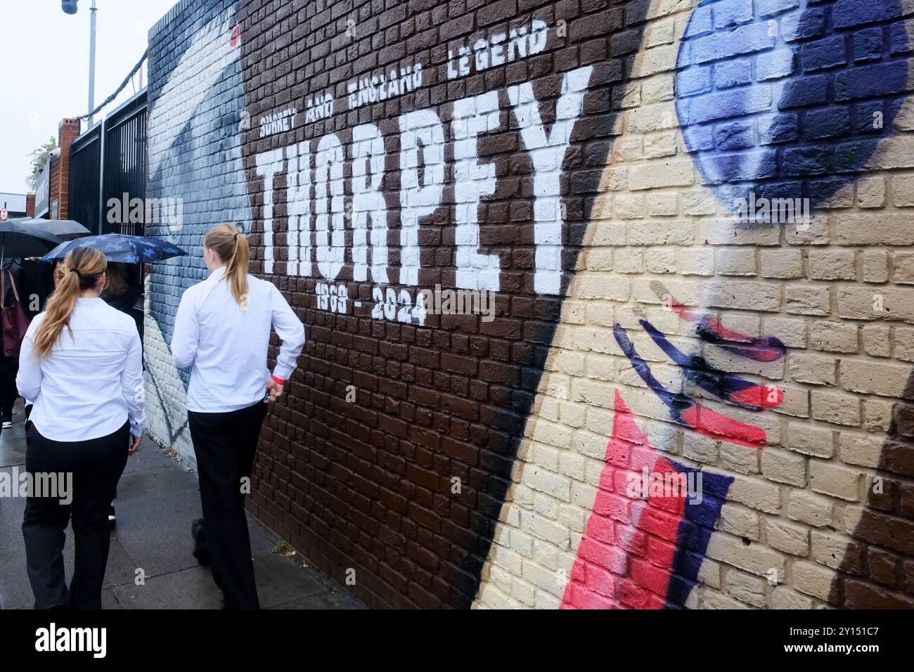 Das Kia Oval, Vauxhall, London, Großbritannien. September 2024. Eine Hommage an Graham Thorpe auf dem Oval Cricket Ground. Der letzte Test gegen Sri Lanka beginnt morgen. Quelle: Matthew Chattle/Alamy Live News Stockfoto