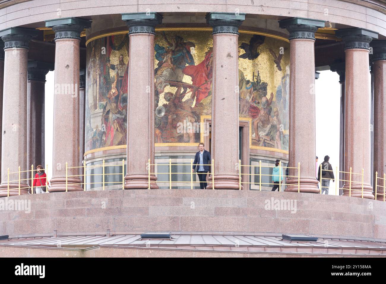 Deutschland, Berlin, Siegessäule, Victory Colum, Detail der Statuenkolonnaden. Stockfoto