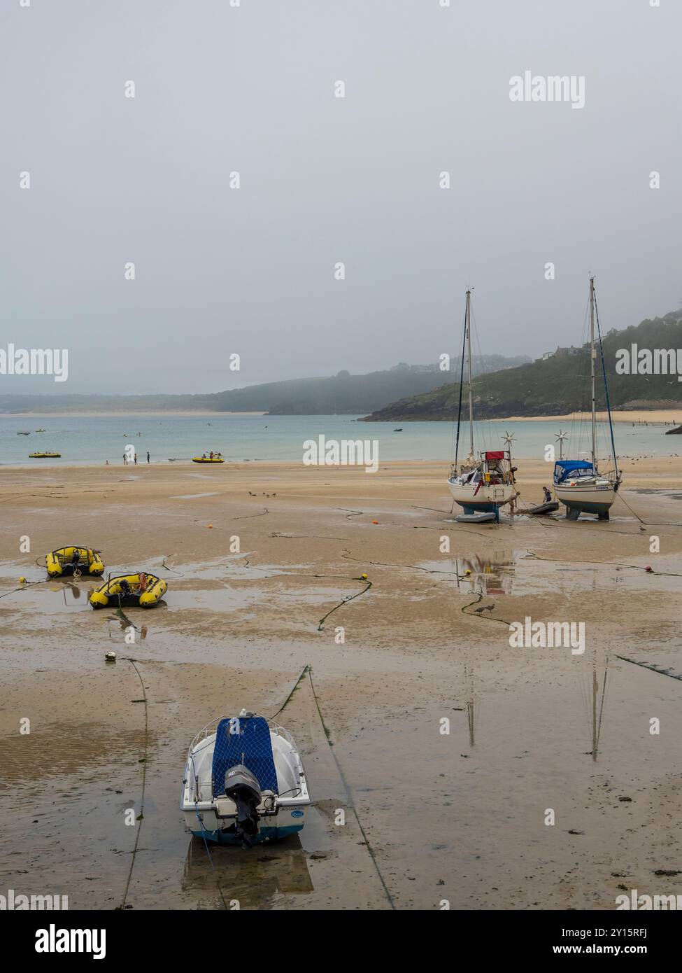 Ebbe in St Ives Harbour, St Ives, Cornwall, England, Großbritannien, GB Stockfoto