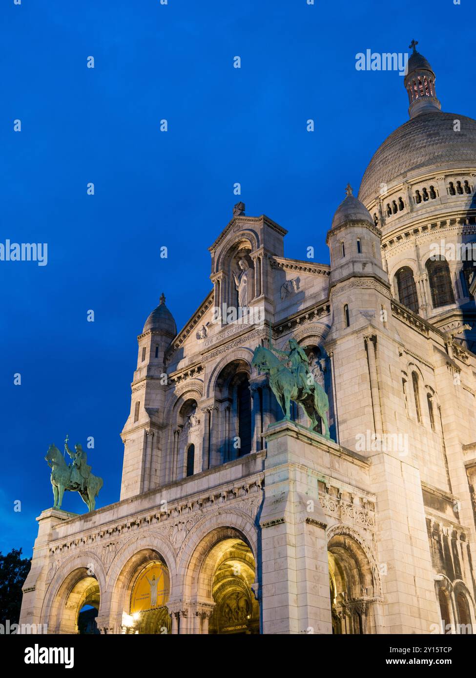 Sacre Coeur, in der Abenddämmerung, Montmartre, Paris, Frankreich, Europa, EU. Stockfoto