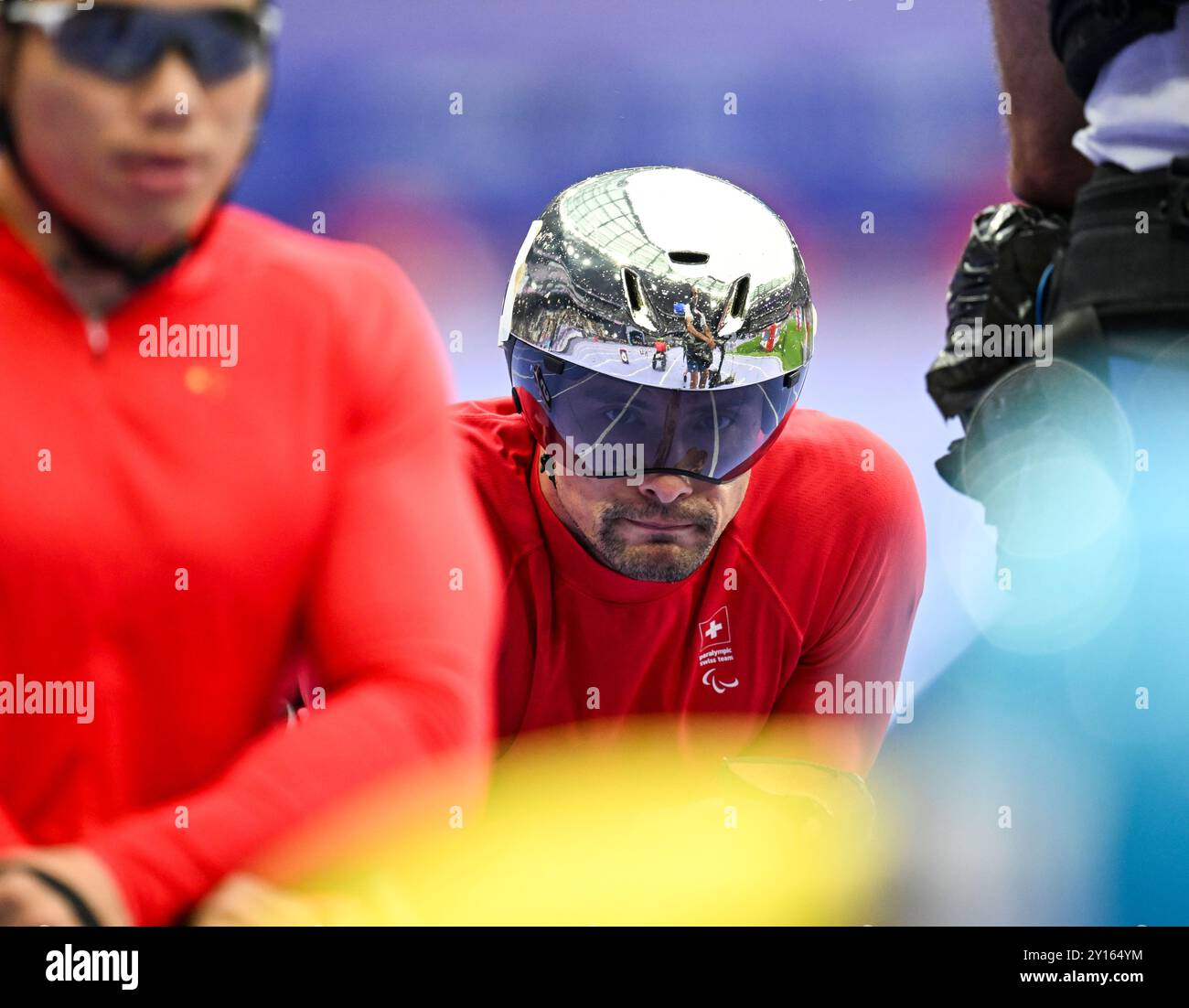 Paris, Frankreich. September 2024. Marcel Hug aus der Schweiz trat in der 800-m-T54-Runde der Männer bei den Paralympischen Sommerspielen 2024 in Paris am 5. September 2024 in Stade de France an. Foto von Gary Mitchell Credit: Gary Mitchell, GMP Media/Alamy Live News Stockfoto