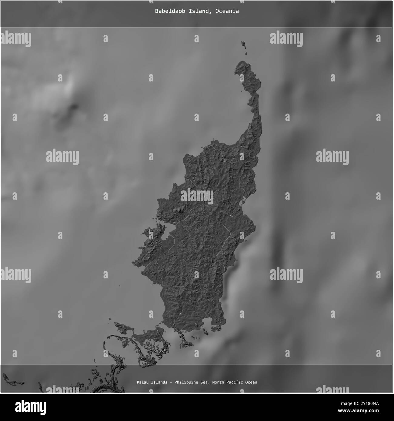 Die Insel Babeldaob in der Philippinischen See, die zu Palau gehört, wurde auf einer zweistufigen Höhenkarte quadratisch zugeschnitten Stockfoto