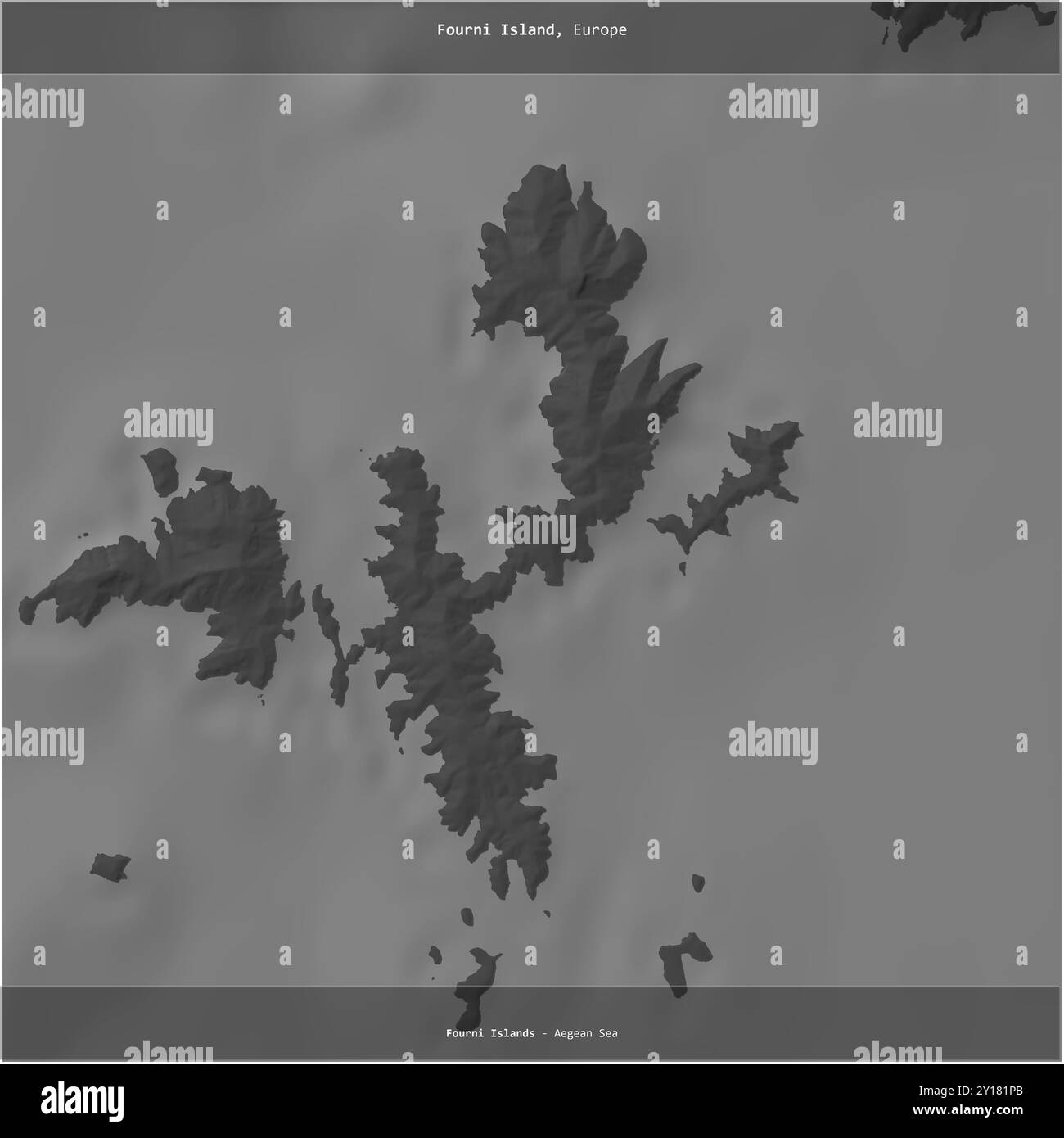 Die Insel Fourni in der Ägäis, die zu Griechenland gehört, wurde auf einer zweistufigen Höhenkarte quadratisch geschnitten Stockfoto