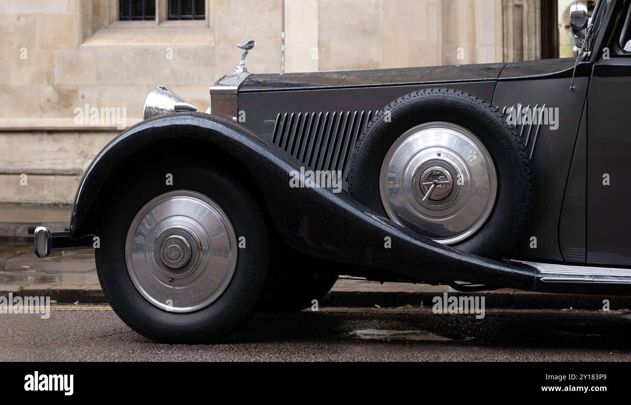 Rolls-Royce Phantom II Continental Oldtimer in einer Straße in Cambridge an einem regnerischen Tag Stockfoto