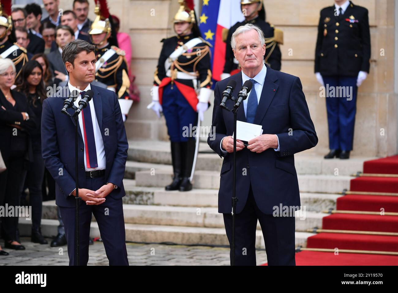 Paris, Frankreich. September 2024. Julien Mattia/Le Pictorium - Machtübergabe durch Premierminister Michel Barnier - 05/09/2024 - Frankreich/Ile-de-France (Region)/Paris - der neue Premierminister Michel Barnier übergibt die Macht im Hotel Matignon an Gabriel Attal, den zurückgetretenen Premierminister. Quelle: LE PICTORIUM/Alamy Live News Stockfoto