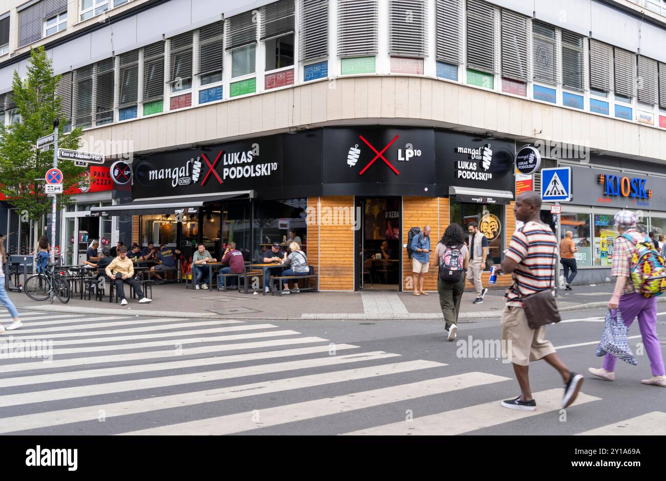 Kebab-Restaurant der Kette Mangal & Lukas Podolski 10, am Konrad-Adenauer-Platz in Düsseldorf, NRW, Deutschland Stockfoto