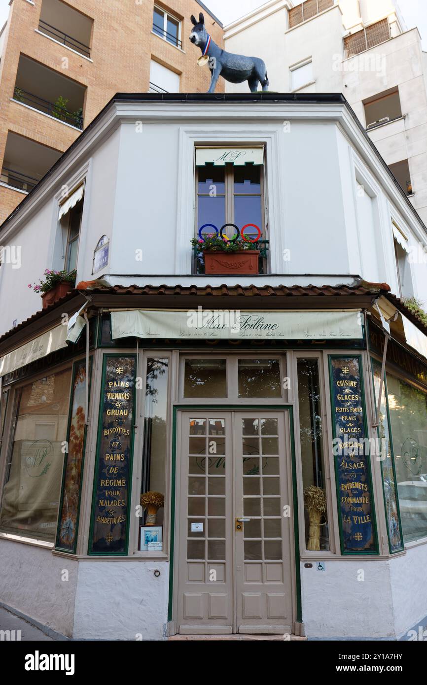 Die Ecke der Rue Brancion an Rue Fizeau im 15. Bezirk von Paris ist der heilige Ort für Liebhaber der guten französischen Brotbäckerei Max Stockfoto