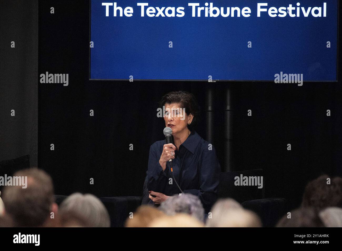 Das Texas Tribune Festival. September 2024. Luci Baines Johnson, Tochter von Präsident Lyndon B. Johnson, und Lady Bird Johnson mit Katie Rogers White House Korrespondentin für die New York Times, über ihr neues Buch über First Ladies, American Woman: The Transformation of the Modern First Lady, From Hillary Clinton to Jill Biden. Tauscht beim Texas Tribune Festival Geschichten mit einer Tochter aus. Austin, Texas. Mario Cantu/CSM/Alamy Live News Stockfoto