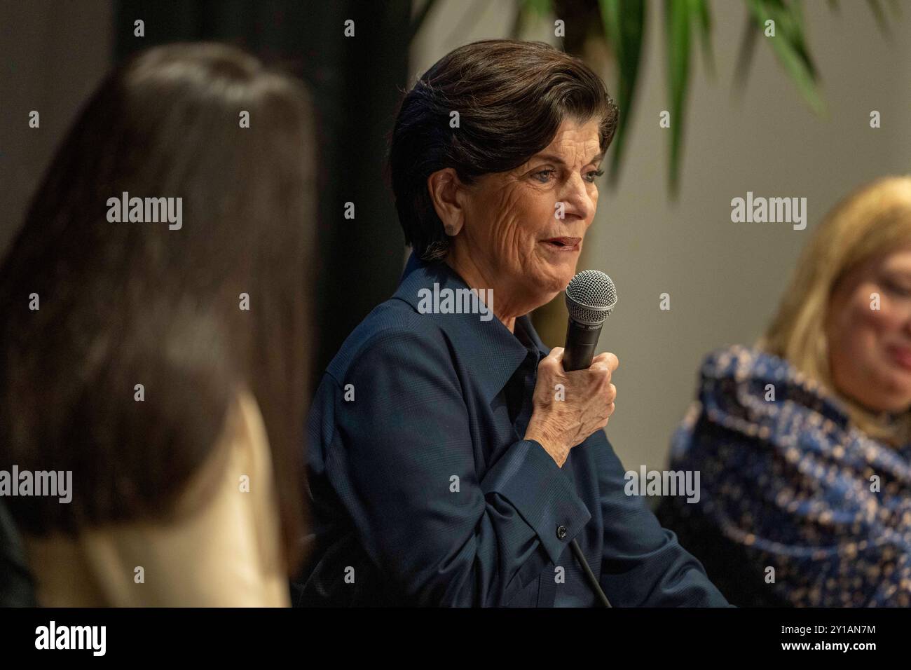 Austin Texas USA, 5. September 2024: LUCI BAINES JOHNSON, Tochter des verstorbenen US-Präsidenten Lyndon Baines Johnson und seiner Frau Lady Bird Johnson, spricht während einer Podiumsdiskussion über den Einfluss der First Ladies beim Texas Tribune Festival 2024 über das Erbe ihrer Mutter. Luci Johnson, jetzt in ihren 70ern, wuchs in The White House Credit: Bob Daemmrich/Alamy Live News auf Stockfoto
