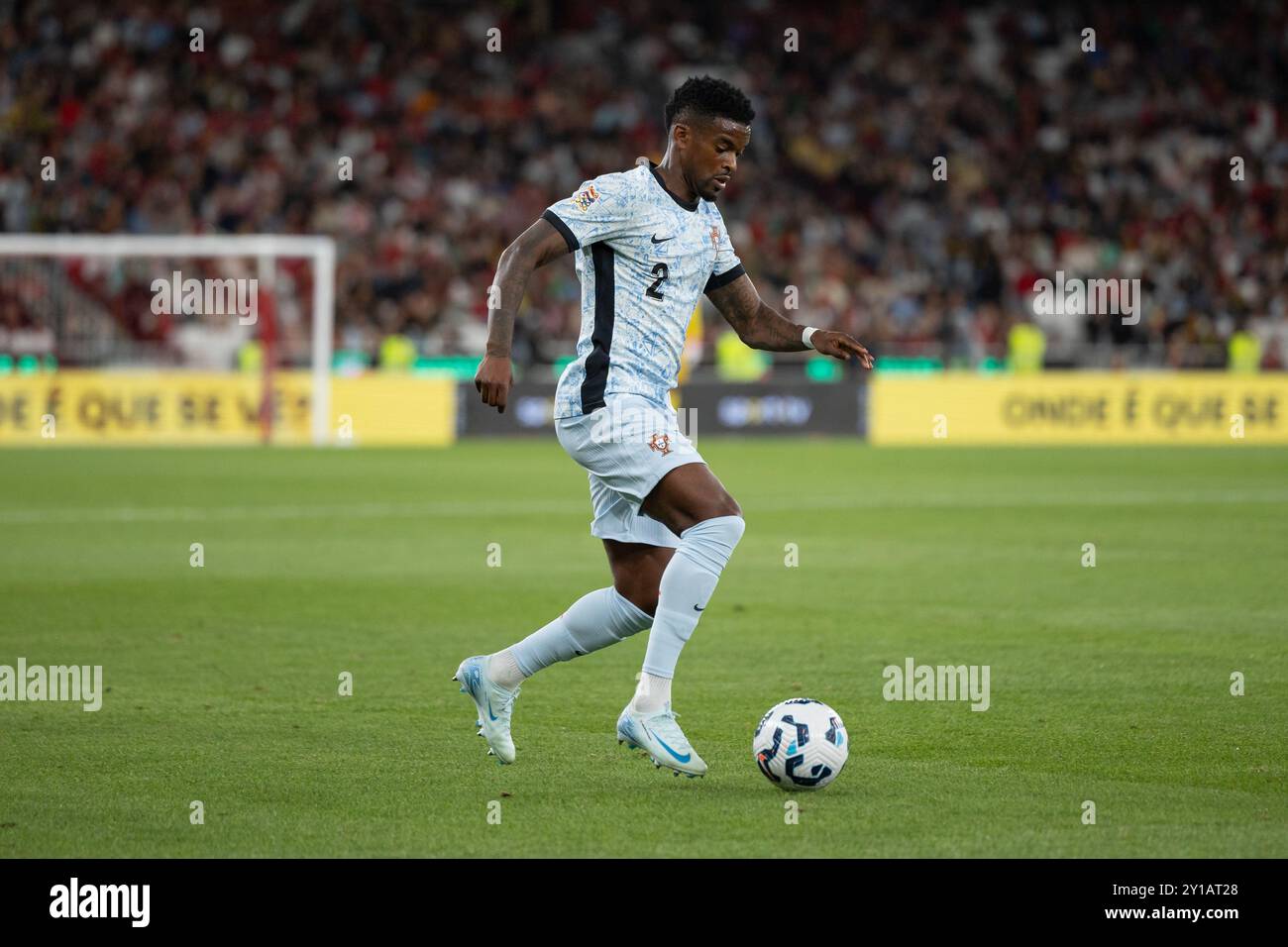 September 2024. Lissabon, Portugal. Portugals und Wolverhampton-Verteidiger Nelson Semedo (2) im Einsatz während der Ligapsphase Gruppe 1 der UEFA Nations League, Portugal gegen Kroatien Credit: Alexandre de Sousa/Alamy Live News Stockfoto