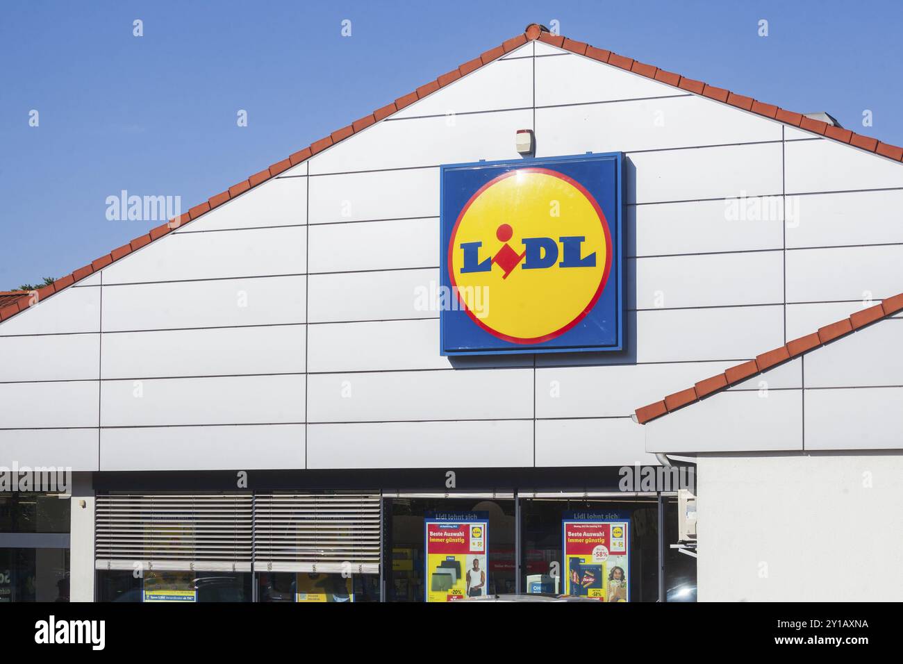 Logo auf einem Supermarkt, Discounter Lidl, Deutschland, Europa Stockfoto