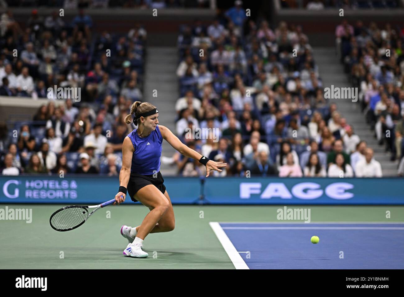 Die tschechische Tennisspielerin Karolina Muchova rückt ins Halbfinale des US Open-Tennisturniers vor, als sie in ne Beatriz Haddad Maia aus Brasilien besiegte Stockfoto