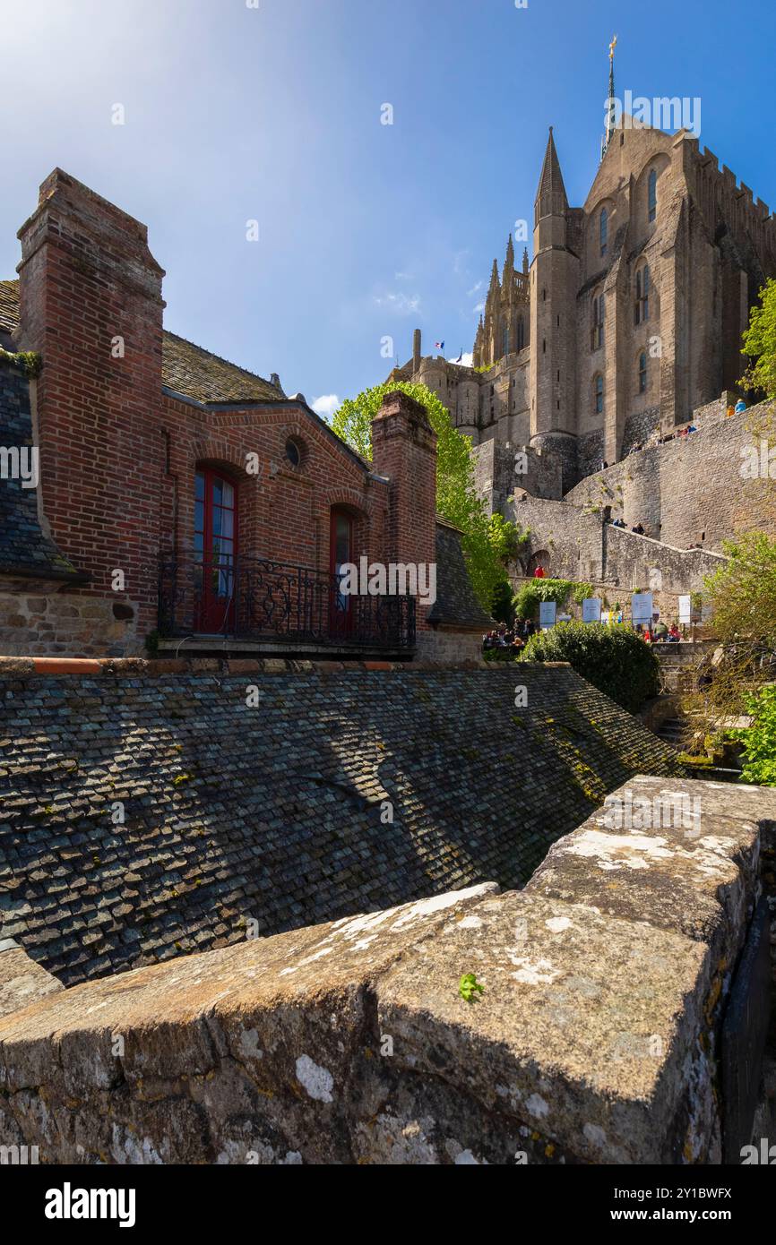 Blick auf den inneren Teil der mittelalterlichen Stadt Le Mont Saint Michel. Normandie, Manche, Avranches, Pontorson, Frankreich, Westeuropa. Stockfoto