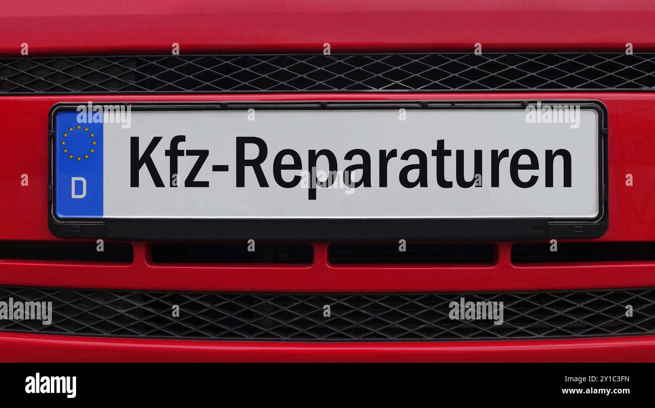 Autokennzeichen mit Schriftzug Kfz-Reparaturen, 06.09.2024, Borkwalde, Brandenburg, auf einem Autokennzeichen befindet sich der Schriftzug Kfz-Reparaturen. *** Nummernschild mit Schriftzug Kfz Reparaturen Nummernschild mit Schriftzug Kfz Reparaturen, 06 09 2024, Borkwalde, Brandenburg, auf einem Nummernschild befindet sich der Schriftzug Kfz Reparaturen Stockfoto