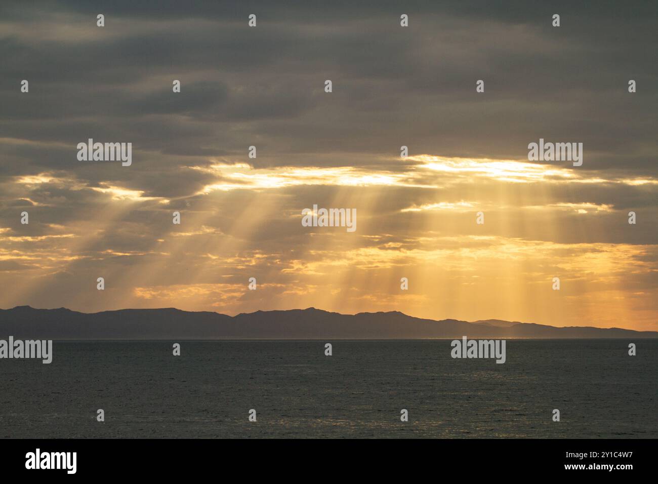 Der Turkana-See ist ein Salzsee im Kenia Rift Valley im Norden Kenias, mit seinem äußersten nördlichen Ende, das in Äthiopien mündet Stockfoto