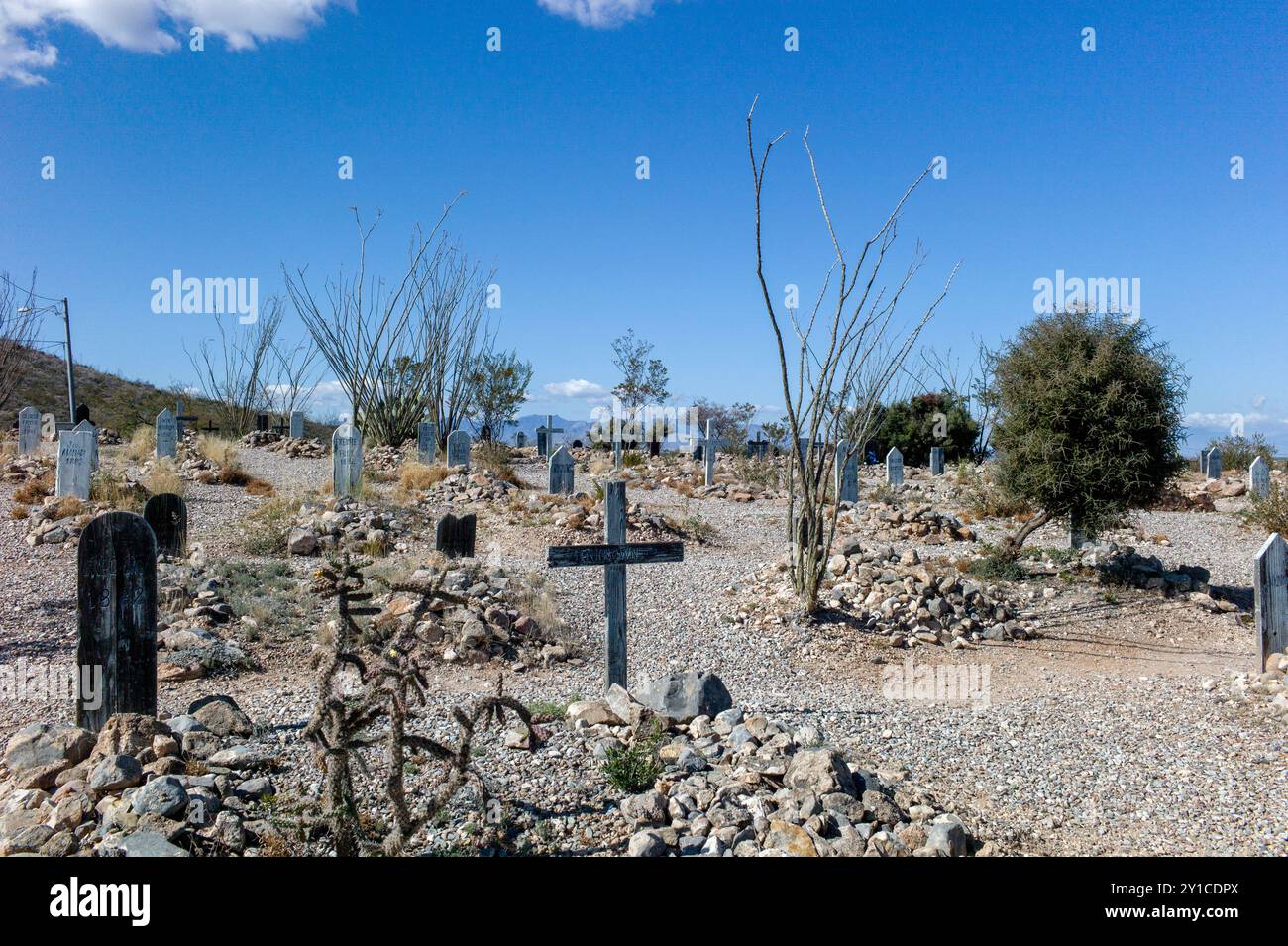 Wüstengrabhof mit rudimentären Markierungen Stockfoto