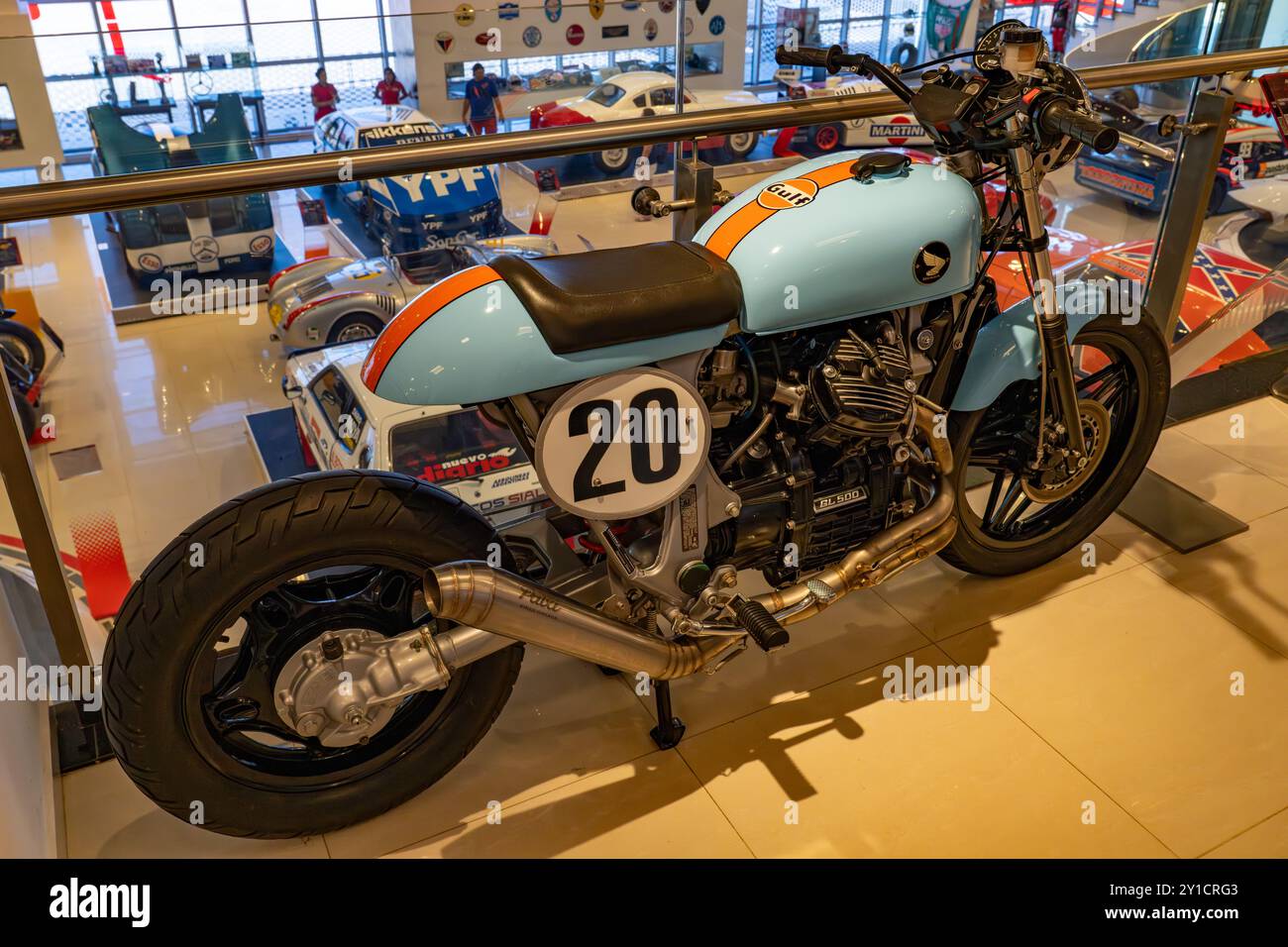 Ein 1981 Honda CBL 500 Rennmotorrad im Automobilmuseum von Termas de Rio Hondo, Argentinien. Stockfoto