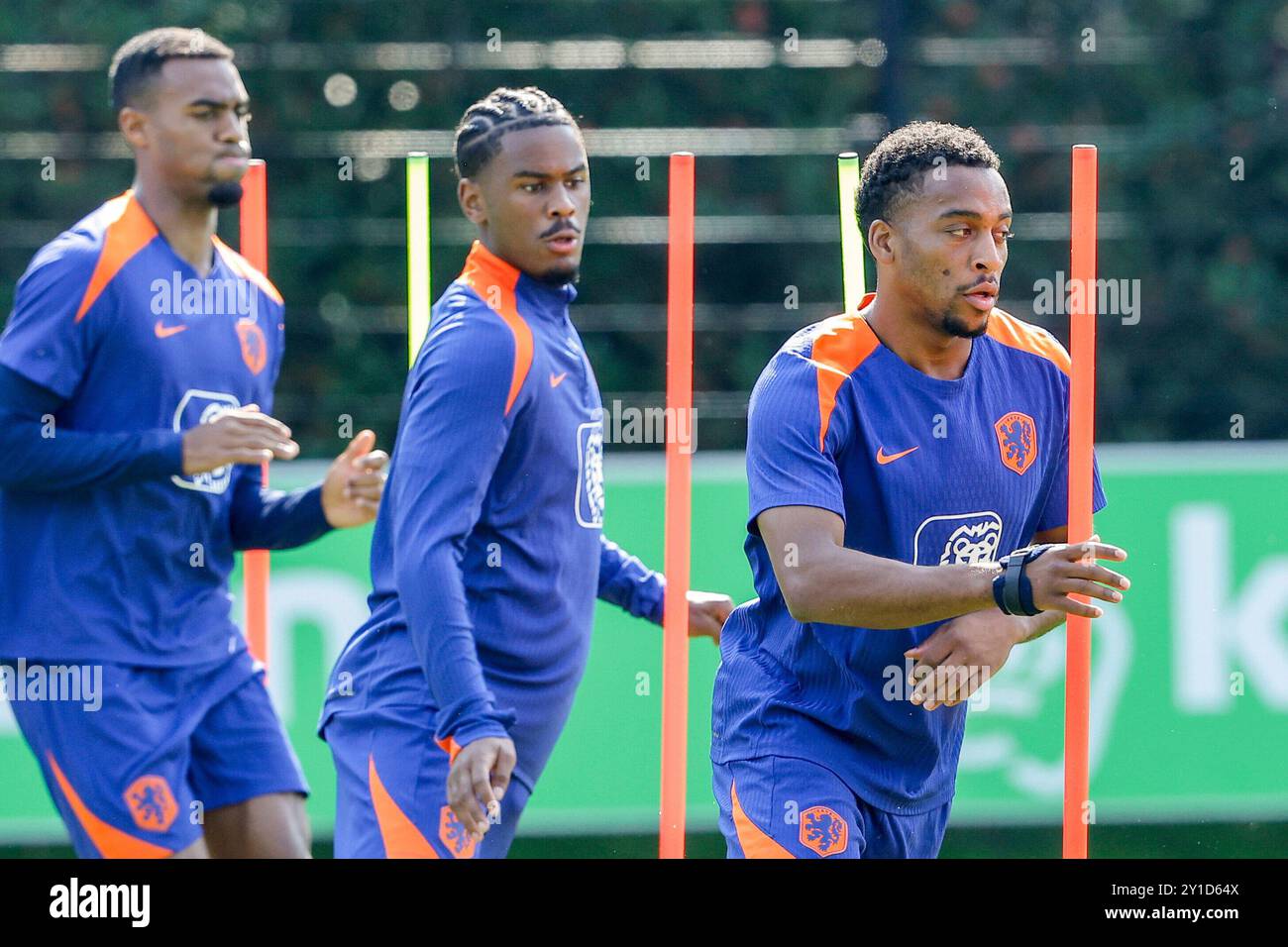 Zeist, Niederlande. September 2024. ZEIST, NIEDERLANDE - 6. SEPTEMBER: Jurrien Timber aus den Niederlanden während einer Trainingssitzung der niederländischen Fußballmannschaft vor dem Spiel der UEFA Nations League zwischen den Niederlanden und Bosnien und Herzegowina auf dem KNVB-Campus am 6. September 2024 in Zeist, Niederlande. (Foto: Broer van den Boom/Orange Pictures) Credit: dpa/Alamy Live News Stockfoto