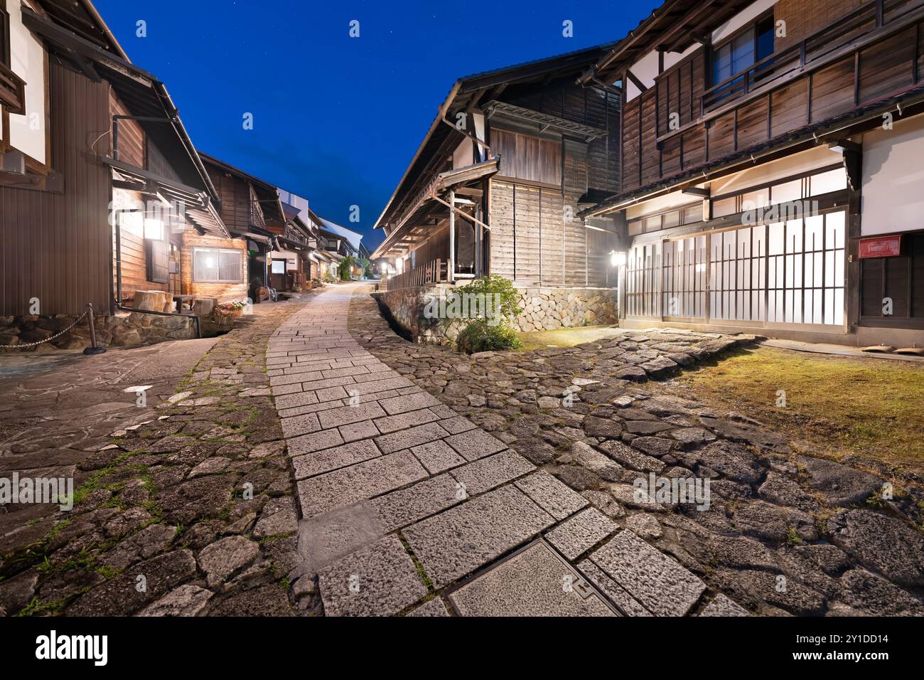 Magome, Japan entlang des Nakasendo in der Dämmerung. Stockfoto