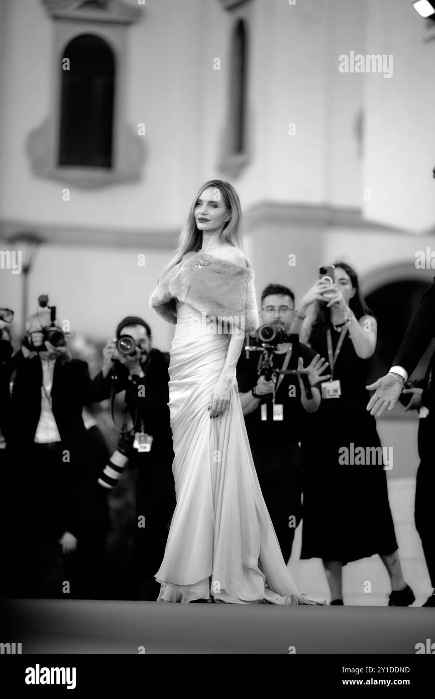 Angelina Jolie besucht einen roten Teppich für „Maria“ während des 81. Internationalen Filmfestivals von Venedig am 29. August 2024 in Venedig Stockfoto