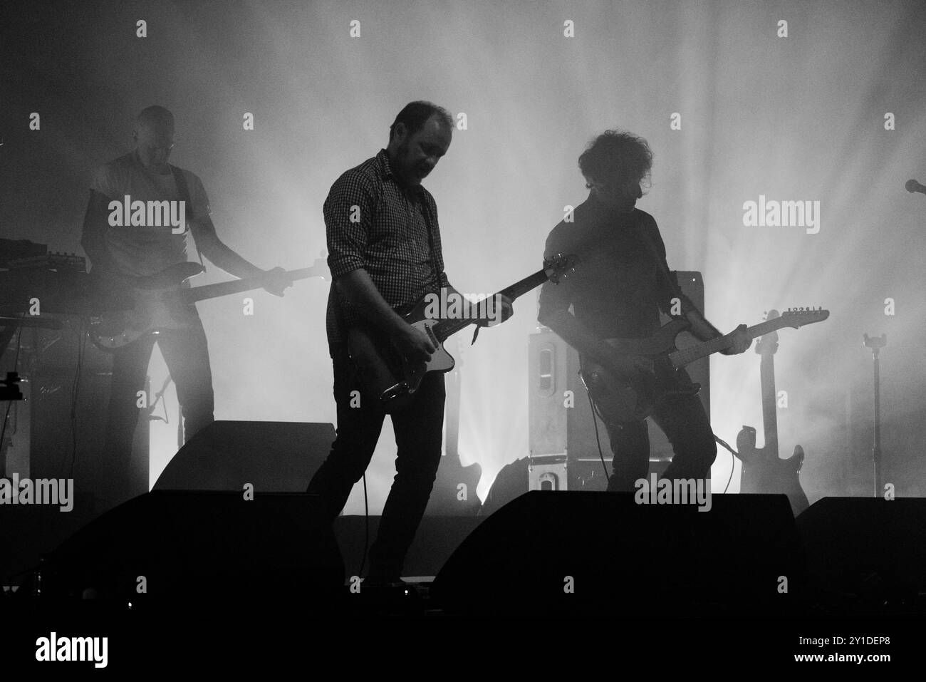 EXPLOSIONS IN THE SKY, KONZERT, 2024: Die instrumentale Rockband Explosions in the Sky Headline The Far Out Stage. Tag des Green man Festivals 2024 im Glanusk Park, Brecon, Wales am 18. August 2024. Foto: Rob Watkins. INFO: Explosions in the Sky ist eine US-amerikanische Instrumental-Rock-Band, die für ihre weitläufigen, emotionalen Soundlandschaften bekannt ist. Ihre Musik verbindet Post-Rock mit filmischen Elementen, bietet hochragende Gitarren und dynamische Crescendos, die atmosphärische Tracks schaffen, die tiefe emotionale Resonanz und Introspektion hervorrufen. Stockfoto