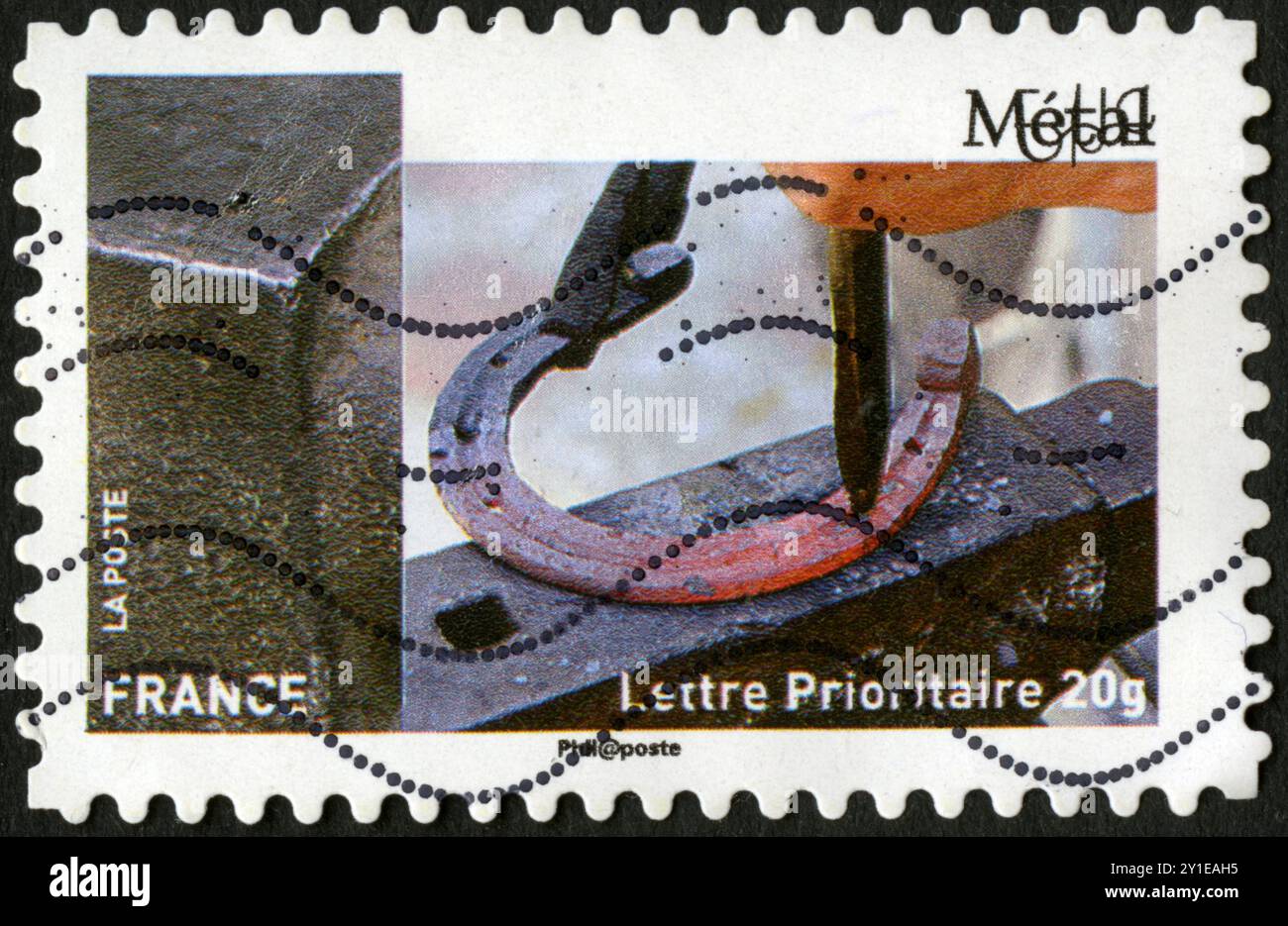 Timbre oblitéré France Métal La Poste Lettre prioritaire 20g Stockfoto