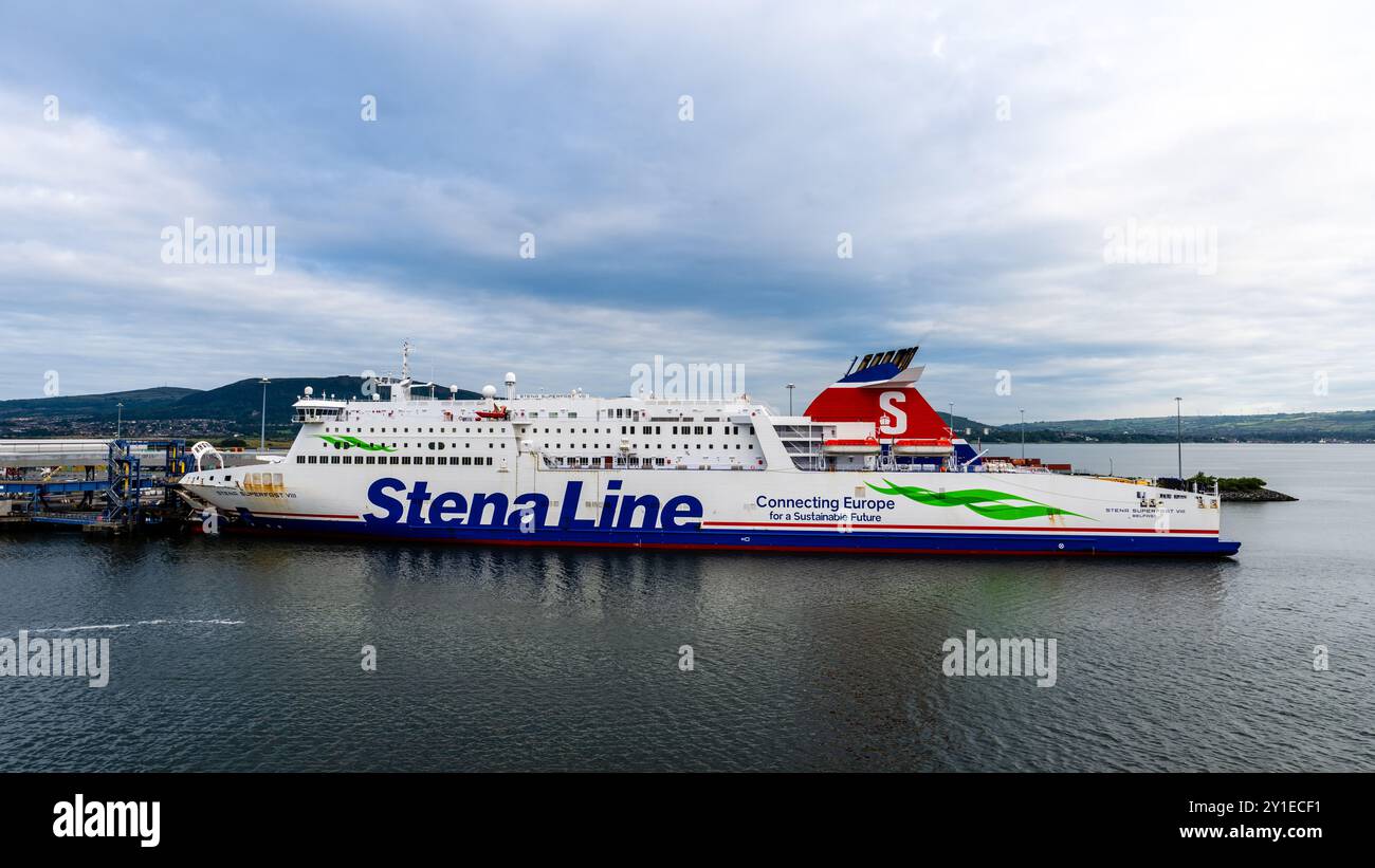 Belfast, Nordirland - 17. Juli 2024: Die Stena Superfast VIII reist von Cairnryan, Schottland, nach Belfast. Die Stena Line ist eine der weltweit führenden Stockfoto