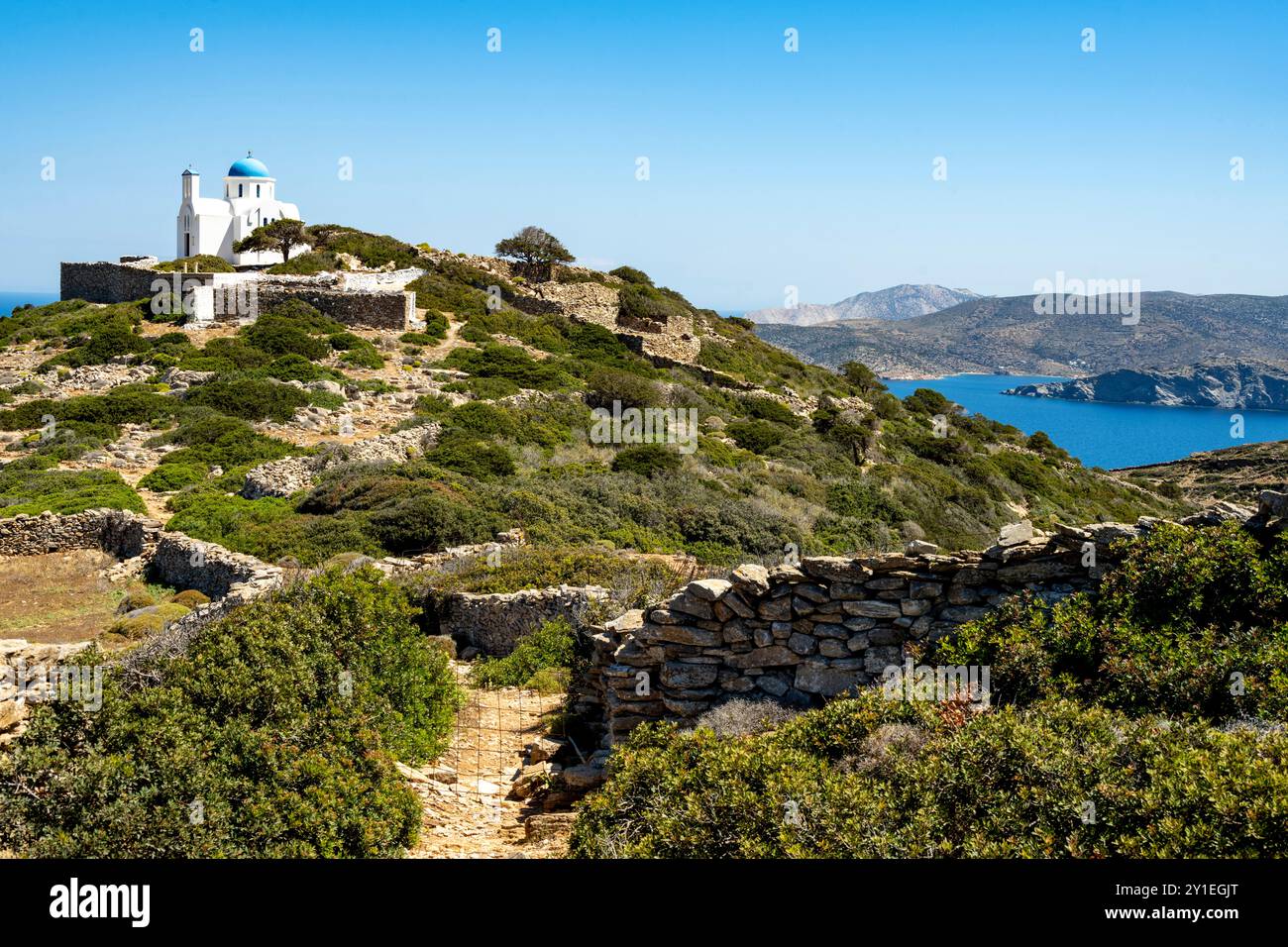Griechenland, Kykladen, Amorgos, Vroutsi, Panagia Kastriani zwischen den Ausgrabungen von Ancient Arkesini Stockfoto