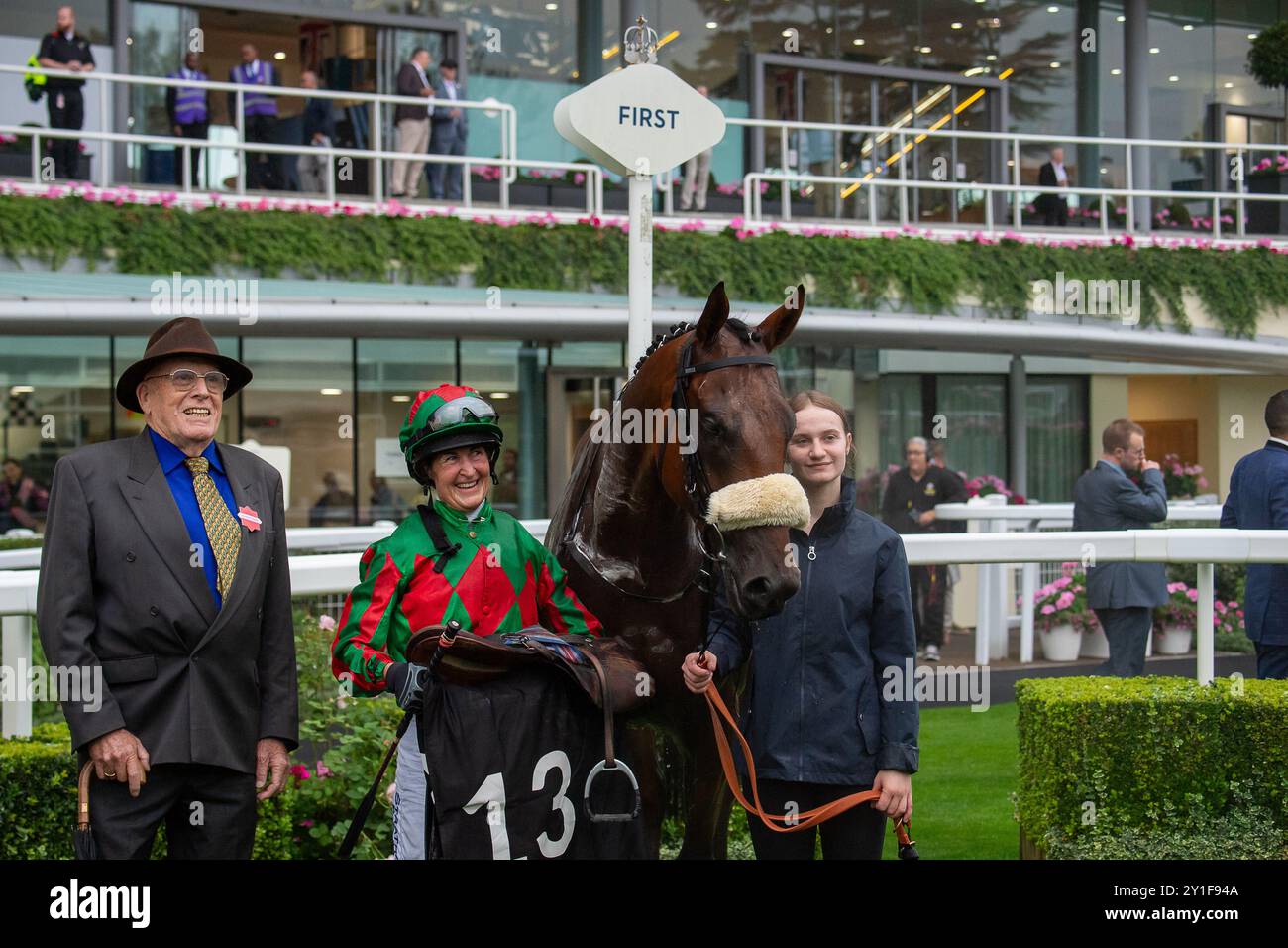 Ascot, Berkshire, Großbritannien. September 2024. TERRIES ROYALE, geritten von Amateur Jockey Miss Serena Brotherton, gewinnt die LK Bennett Lady Amateur Jockeys Handicap Stakes (Klasse 4) (für weibliche Amateur Jockeys) beim Big Food and Festival Weekend unterstützt von Chapel Down auf der Ascot Racecourse in Berkshire. Trainer Michael Appleby, Besitzer Wayne Brackstone und Steve Whitear. Quelle: Maureen McLean/Alamy Live News Stockfoto