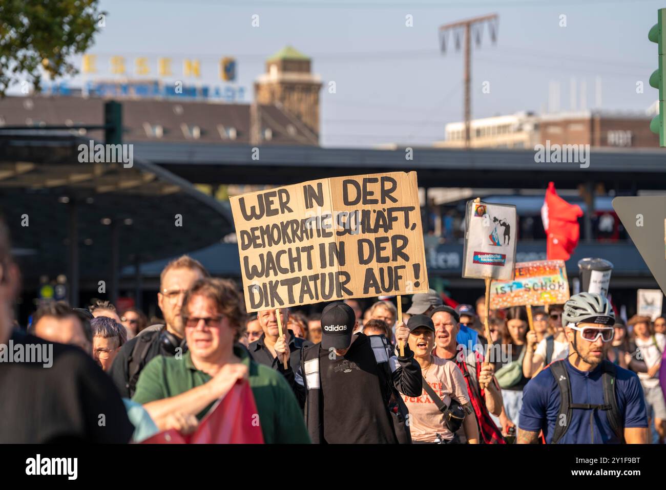 Proteste gegen einen sogenannten Bürgerdialog der AfD in der Philharmonie Essen haben die Mitarbeiter des Essener Theaters und der Philharmonie aufgerufen Stockfoto