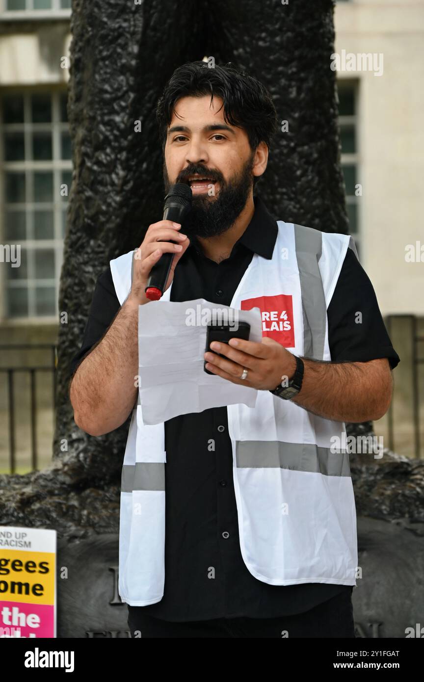 LONDON, ENGLAND: 6. September 2024: Die Demonstration von Milad Azad Hamidi im Ärmelkanal hat 43 Migranten in einer Woche ertrinken sehen. Demonstranten drängen Keir Starmer, einen britischen Premierminister, Maßnahmen zu ergreifen, um Migranten, die in Großbritannien Zuflucht suchen wollen, einen sicheren Durchgang zu gewährleisten. Hören Sie auf, die Ausrede zu benutzen, Menschenhändler zu bekämpfen, was zu mehr Toten in unserem englischen Kanal geführt hat. Wir brauchen gerade sichere Routen. Sechs Kinder und eine schwangere Frau waren unter 12 Menschen, die vor der französischen Küste während eines Protestes gegenüber der Downing Street in London ertranken. Abbildung: Siehe Li/Picture Capital/Al Stockfoto