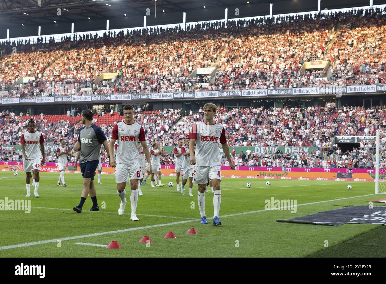 Timo Huebers (1. FC Köln, Verteidigung, Platz 4), Eric Martel (1. FC Köln, Mittelfeld, Platz 6), 2. Bundesliga, 1. FC Köln, Hamburger SV am 08/2024 beim RheinEn Stockfoto