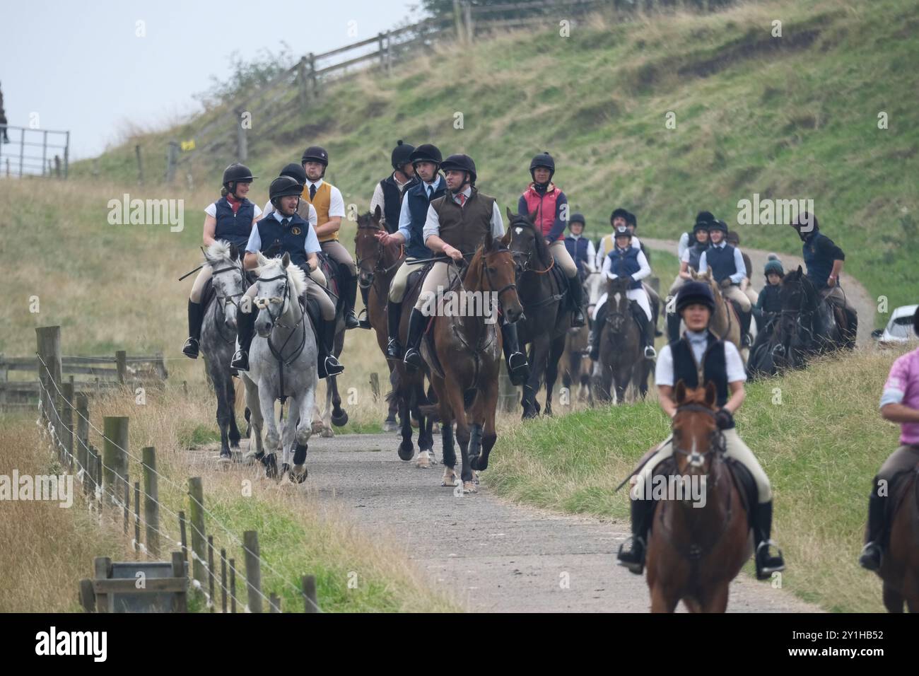 Selkirk, Großbritannien. September 2024. Die Fahrer nehmen an der Selkirk Ex-Standard Bearers Teil, die jährlich im September organisiert wird. Die Veranstaltung ist für Fahrer aus allen Grenzstädten und darüber hinaus am Samstag, den 7. September 2024, geöffnet. Dieses Jahr Geld für den Katie McKerracher Trust sammeln. Die diesjährige Fahrt beginnt an der Station Road in Selkirk um 10:00 Uhr. Es geht über den Duchess' Drive nach Ettrickbridge, wo an einem guten Tag die Aussicht spektakulär ist. Sie wollen für 15 Uhr wieder in Selkirk sein. (Quelle: Rob Gray/Alamy Live News Stockfoto