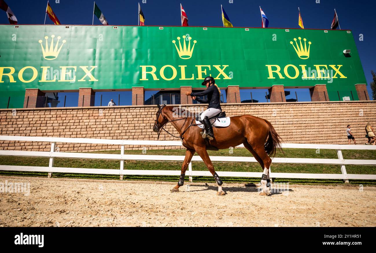 Calgary, Kanada - 6. September 2024. Jaydan Stettner aus Kanada tritt während der Rolex Masters in der 1,45 m langen CSI2*-Klasse in Spruce Meadows an. Mark Spowar Stockfoto
