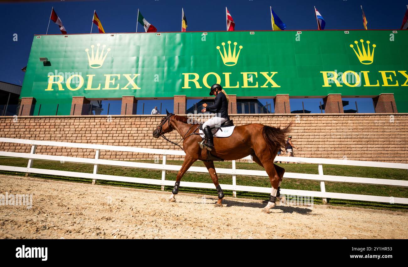 Calgary, Kanada - 6. September 2024. Jaydan Stettner aus Kanada tritt während der Rolex Masters in der 1,45 m langen CSI2*-Klasse in Spruce Meadows an. Mark Spowar Stockfoto