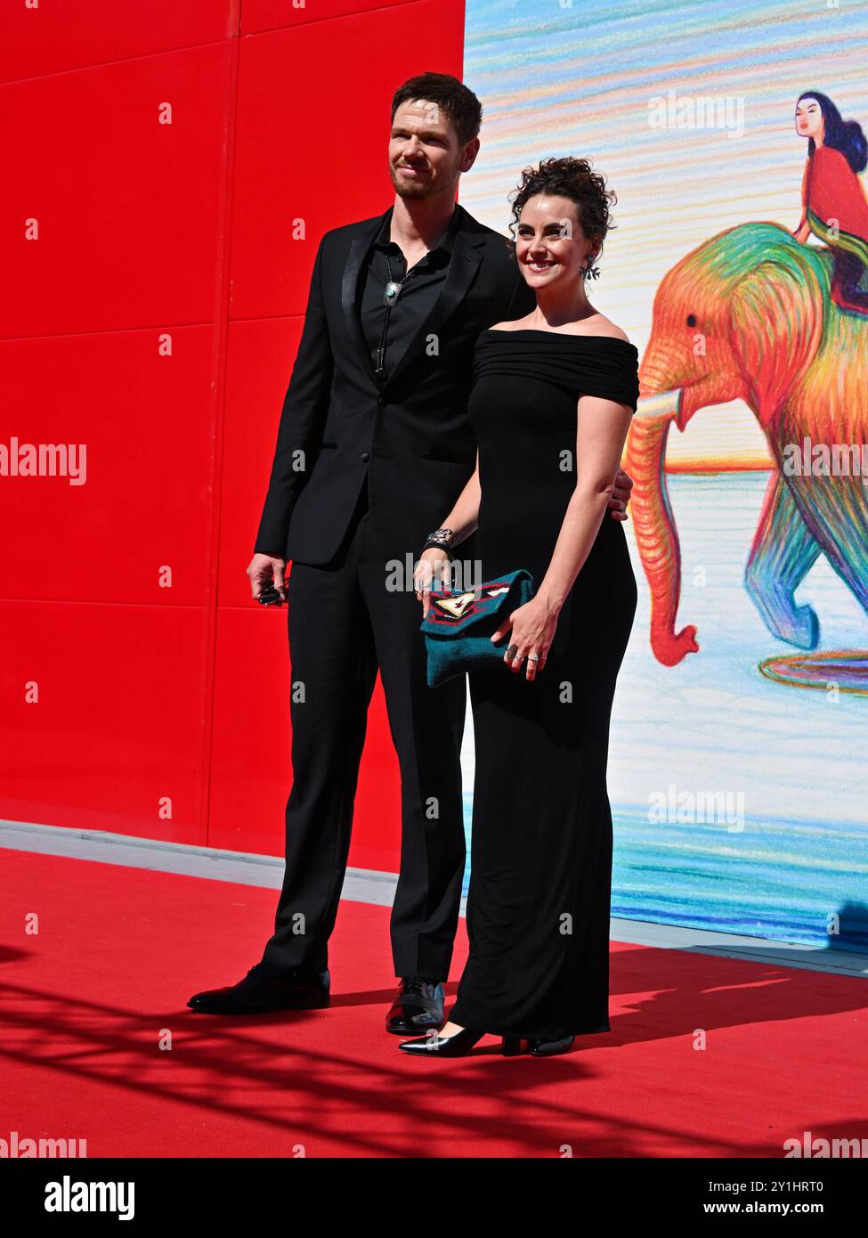 Venedig, 81. Venedig Filmfestival 2024 - Tag 11. Red Carpet Film Horizon: An American Saga (Chapter 2). Auf dem Foto Hannah Louise Beavers, Jon Beavers Stockfoto