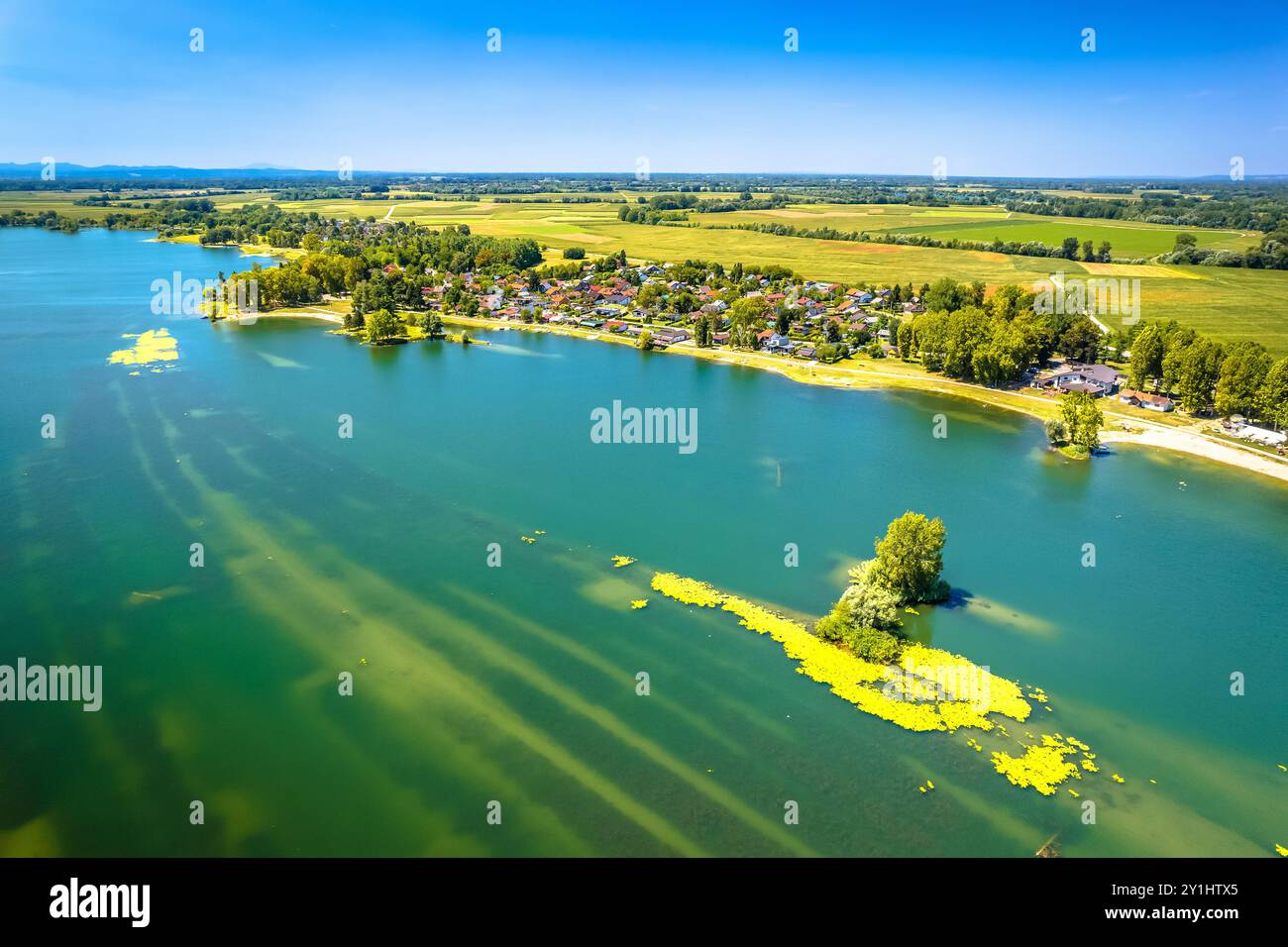 Soderica See in der Region Podravina aus der Vogelperspektive, Nordkroatien Stockfoto