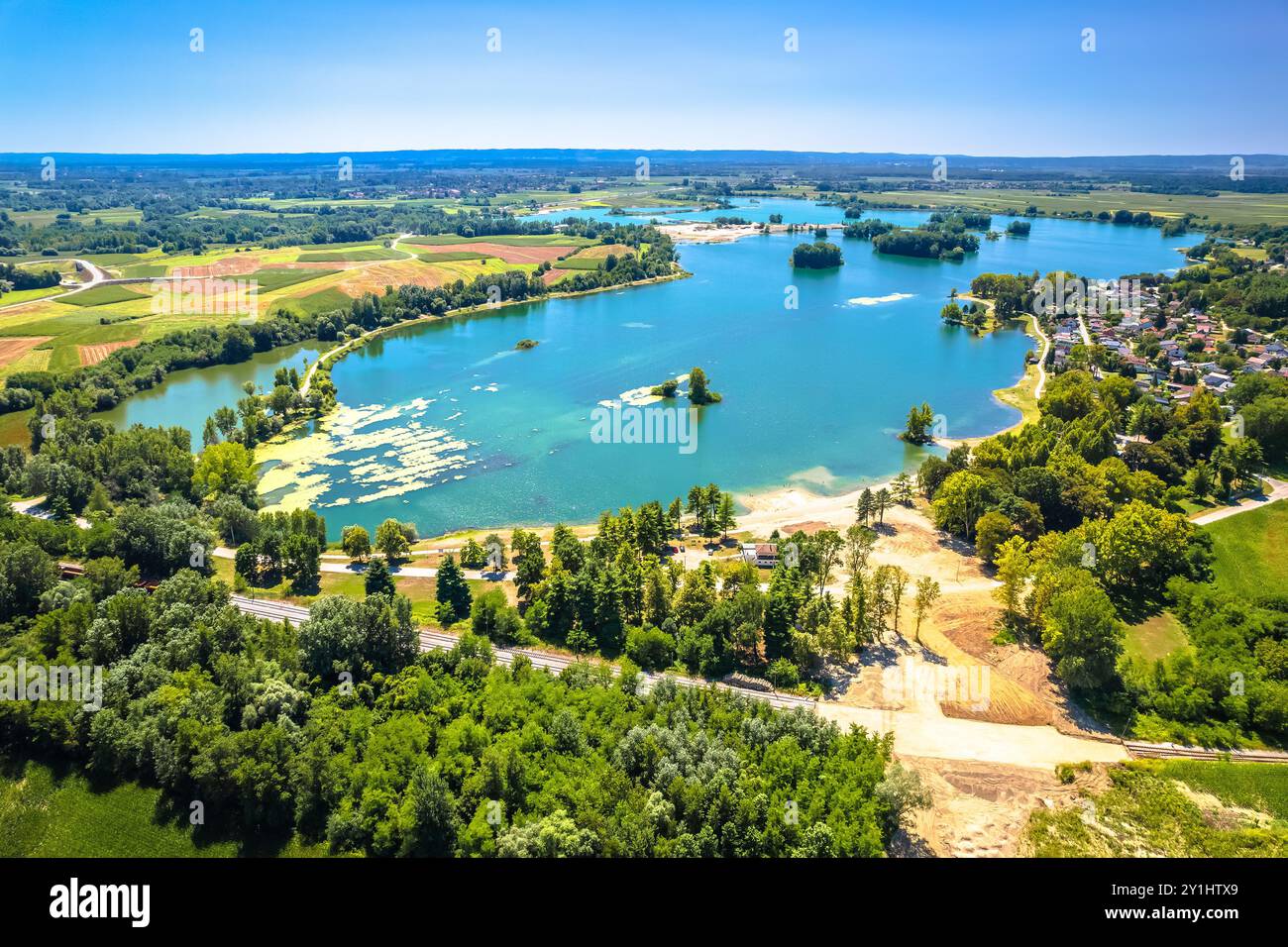 Soderica See in der Region Podravina aus der Vogelperspektive, Nordkroatien Stockfoto