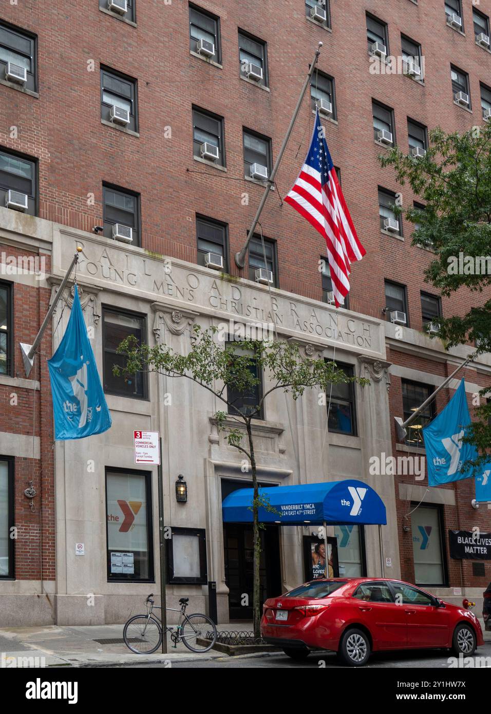 Das Vanderbilt YMCA befindet sich an der E. 47th St. in Turtle Bay, New York City, 2024, USA Stockfoto