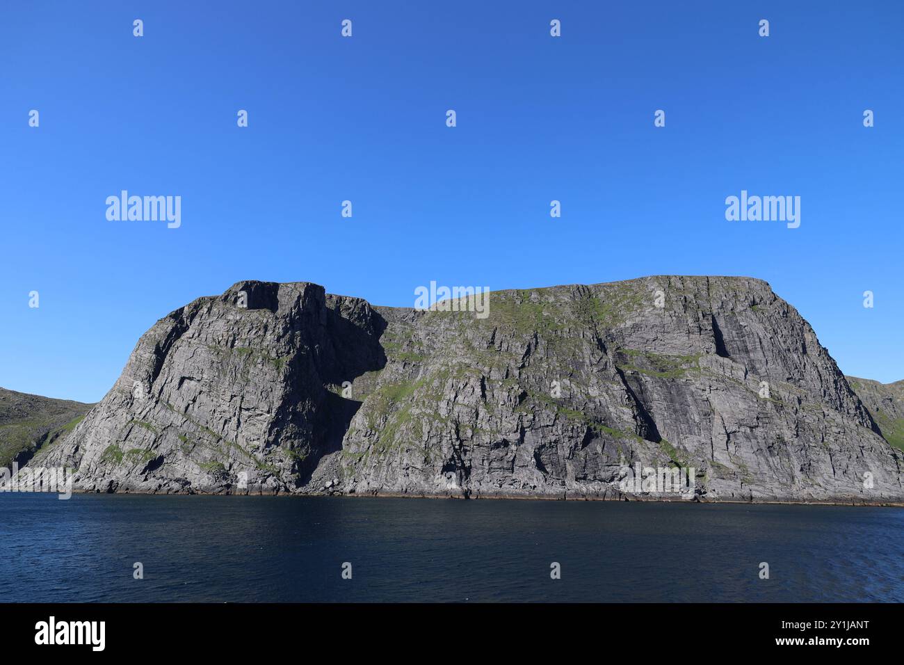 Blick auf die Küste des Nordkap-Plateaus - Nordkapp, Norwegen Stockfoto