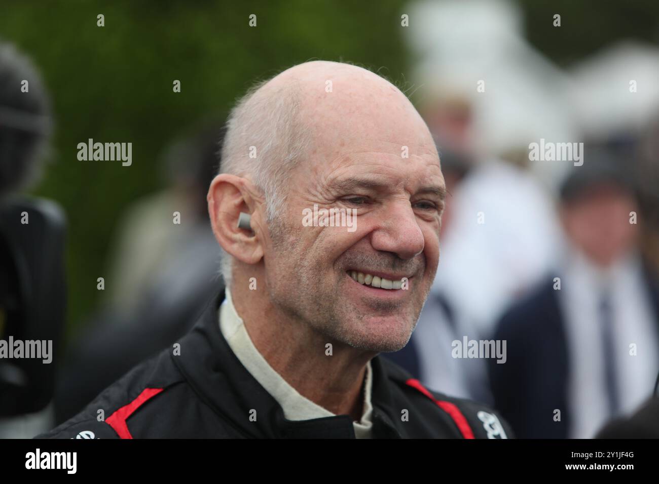 Goodwood, West Sussex, Großbritannien. September 2024. Adrian Newey bereitet sich auf das Rennen beim Goodwood Revival in Goodwood, West Sussex, UK vor. © Malcolm Greig/Alamy Live News Stockfoto