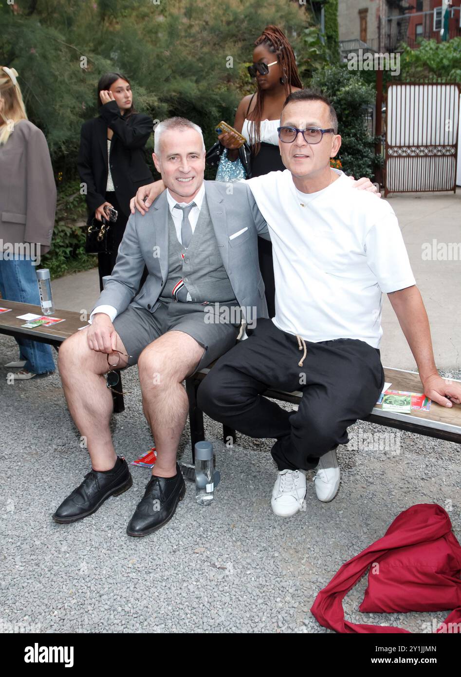 6. September 2024, New York, New York, USA: Thom Browne und Steven Kolb nehmen an der Libertine S/S25 Show, New York Fashion Week im Elizabeth Street Garden in New York Teil. September 2024. (Credit Image: © Photo Image Press via ZUMA Press Wire) NUR REDAKTIONELLE VERWENDUNG! Nicht für kommerzielle ZWECKE! Stockfoto