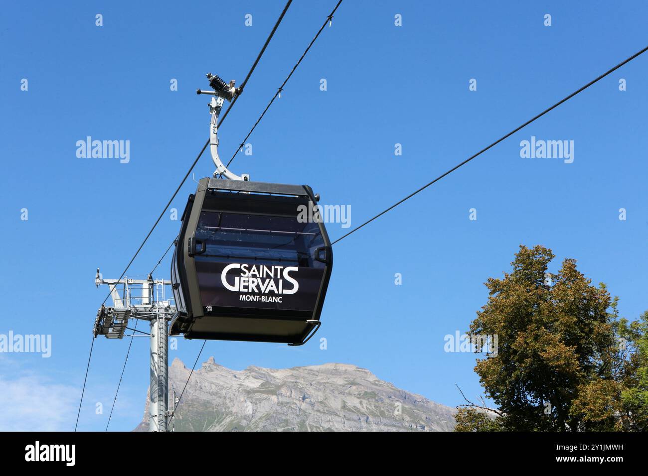 Télécabine et pylône. Ascenseur Le Valléen. Aiguilles de Warens. Saint-Gervais-les-Bains. Haute-Savoie. Auvergne-Rhône-Alpes. Frankreich. Europa. Stockfoto