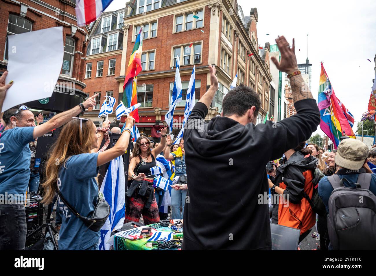 Nova Party vor der israelischen Botschaft in London organisiert von Stop the Hate Campaign, London, England, UK, 7. September 2024 Stockfoto