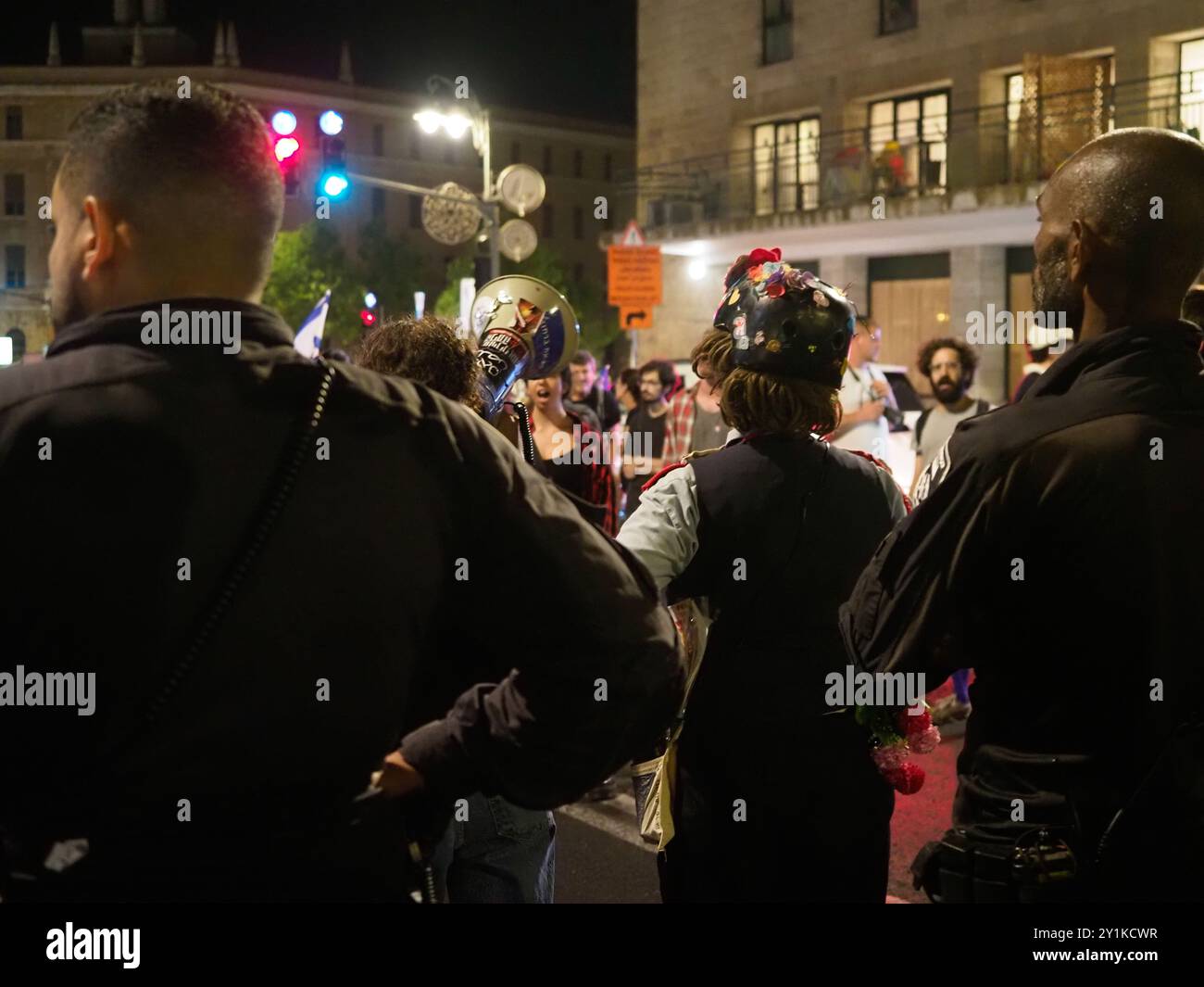 West-Jerusalem, Israel. September 2024. Protest vor Netanjahus Haus in Jerusalem, der einen Geiselvertrag fordert. Quelle: Aryeh Leib/Alamy Live News Stockfoto