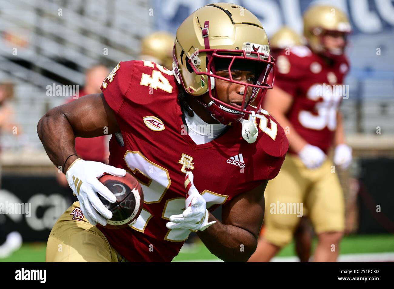 7. September 2024; Boston College Eagles Cornerback Amari Jackson (24) wärmt sich vor einem Spiel gegen die Duquesne Dukes in Chestnut Hill, Massachusetts auf. Obligatorische Gutschrift Eric Canha/CSM (Bild der Gutschrift: © Eric Canha/Cal Sport Media) Stockfoto