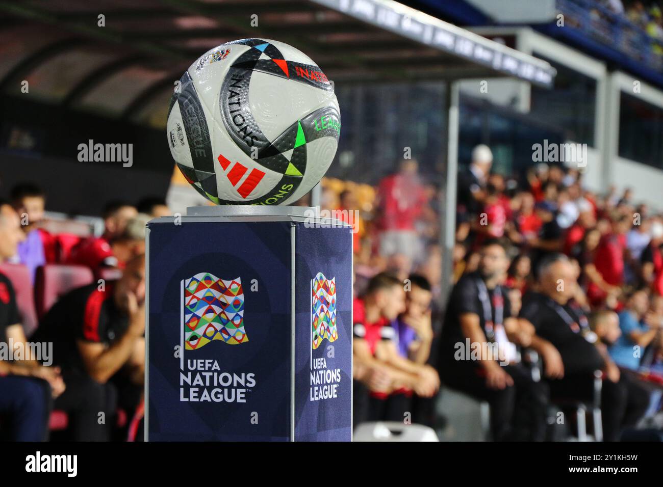 Prag, Tschechien. September 2024. UEFA Nations League Spiel Ukraine gegen Albanien in der Epet Arena in Prag. Offizieller Spielball des UEFA Nations League-Turniers. Quelle: Oleksandr Prykhodko/Alamy Live News Stockfoto