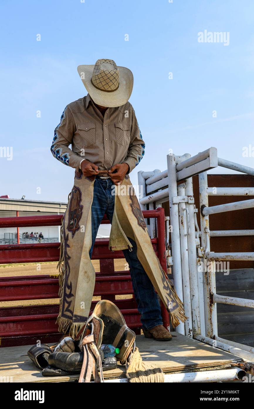 Einheimischer Cowboy im Indian Rodeo, Panee-Agriplex Facility. Maskwacis (Hobbema) Alberta Kanada Stockfoto