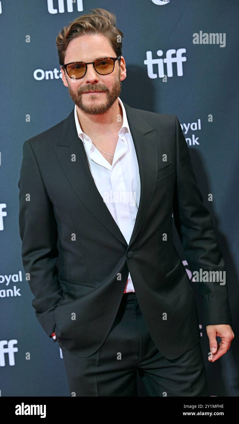 Toronto, Kanada. September 2024. Daniel Bruhl nimmt an der Weltpremiere von „Eden“ in der Roy Thomson Hall während des Toronto International Film Festivals am Samstag, 7. September 2024, Teil. Foto: Chris Chew/UPI Credit: UPI/Alamy Live News Stockfoto