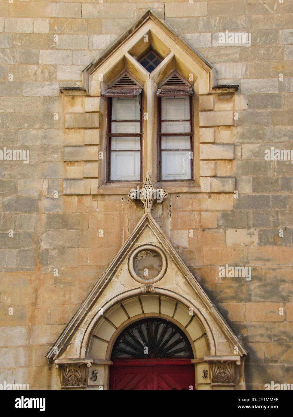 Berühmtes barockes Gebäude mit atemberaubender Architektur und historischem Charme. Stockfoto
